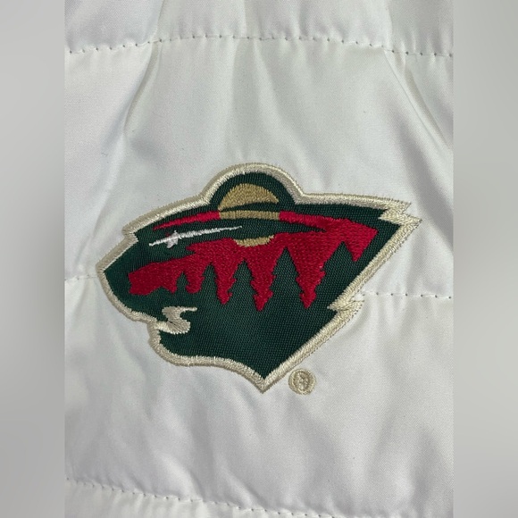 NHL Minnesota Wild Women's Zip-Up Polyfill Vest in White Medium - Picture 2 of 9